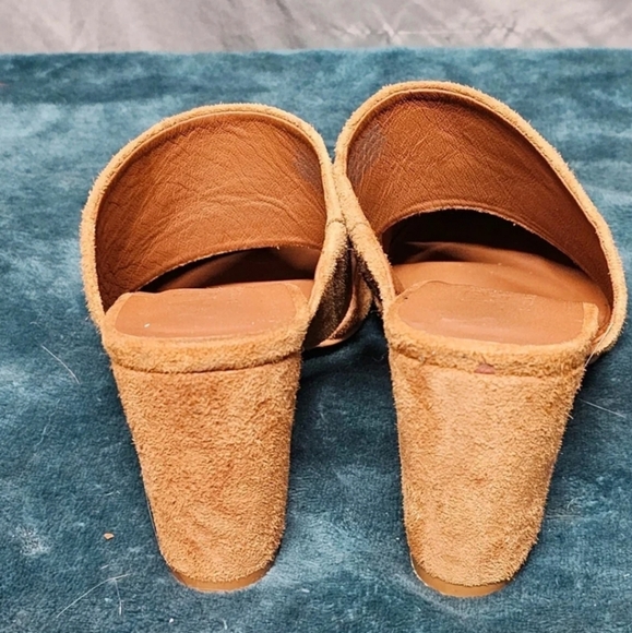 Able Local + Global | Suede Cut Out Heeled Mules in Tan size 7 - Picture 3 of 10
